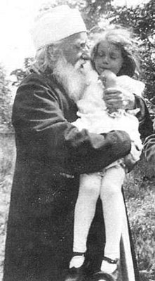 Abdu'l-Baha and child